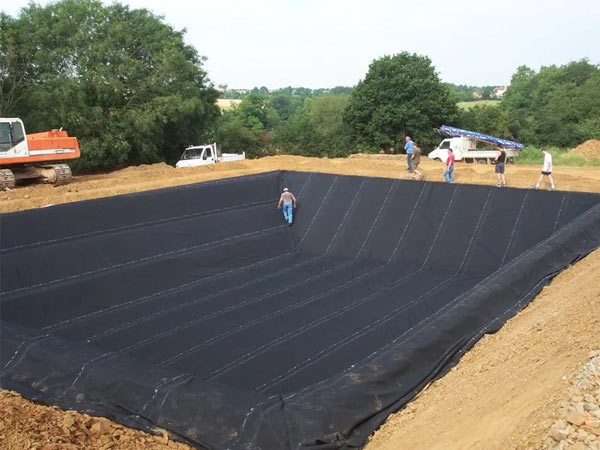 The main functions of geomembrane are anti-seepage and drainage.