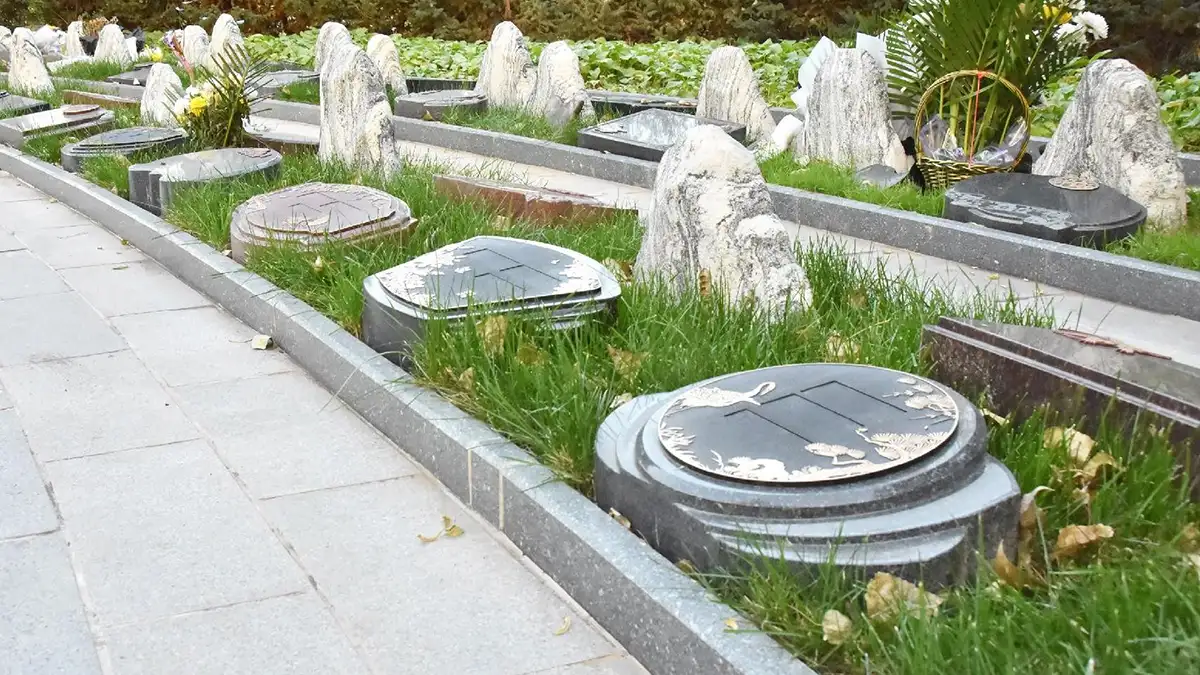 花壇草坪墓案例