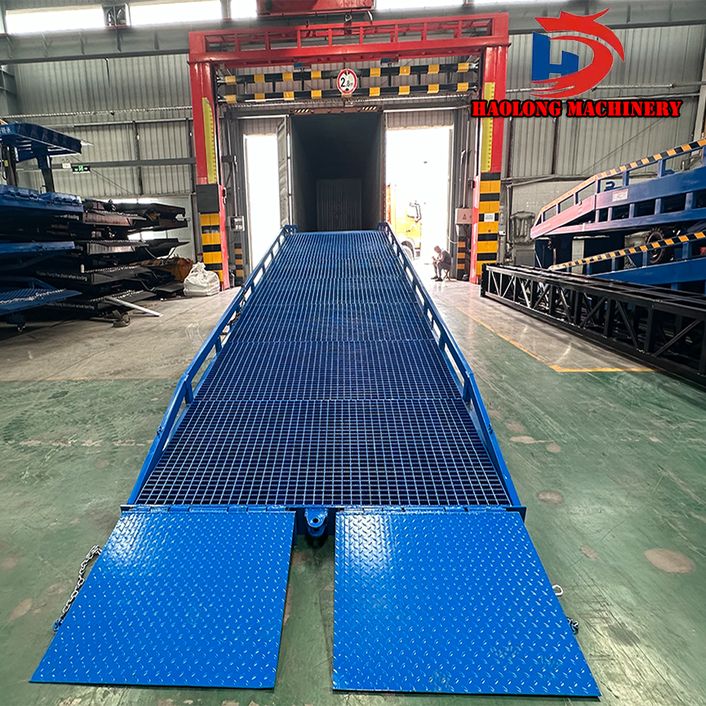 Mobile Ramp Cargo Platform Hydraulic Forklift Loading Platform Loading ...