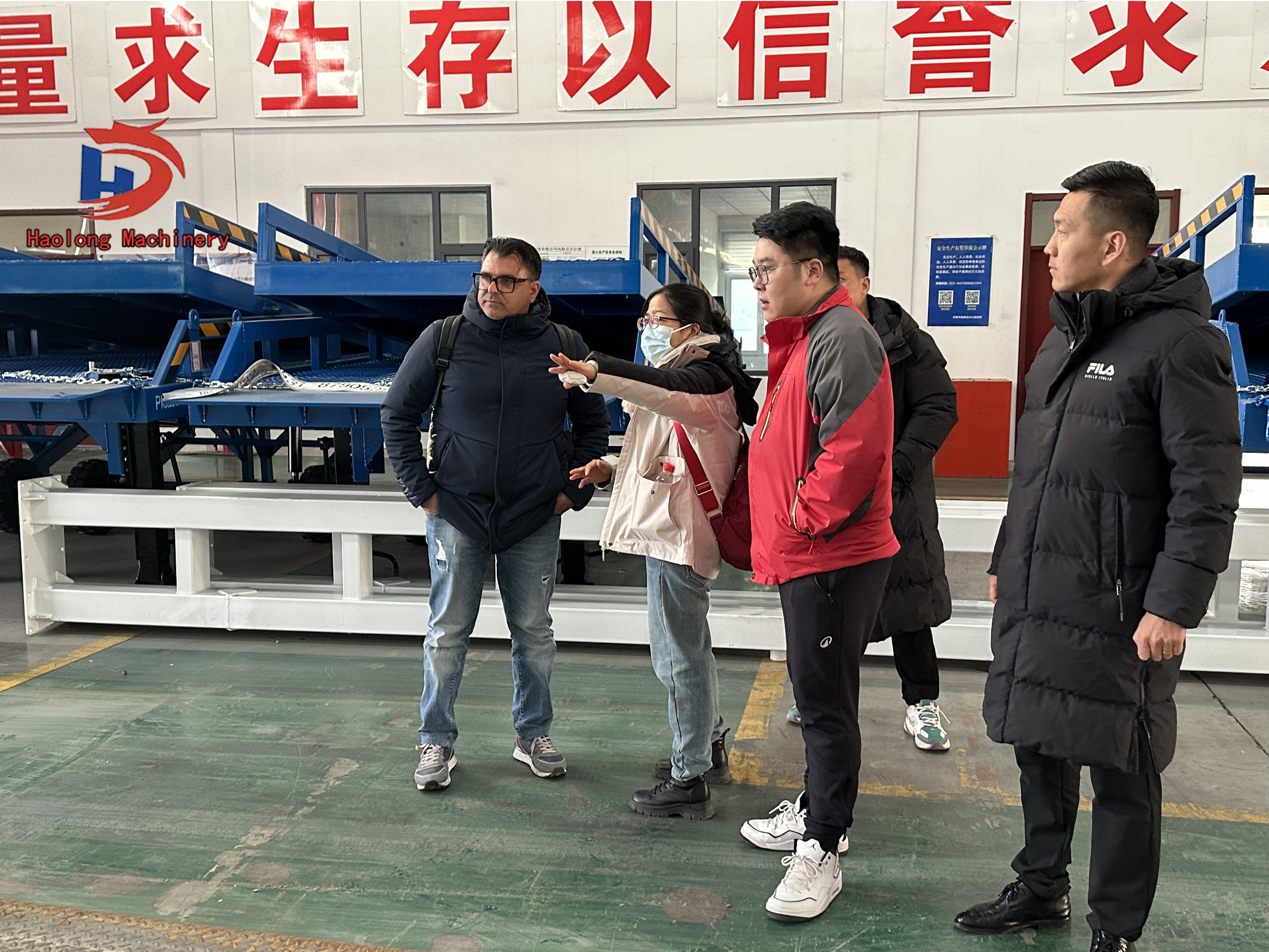 Italian Customers Tour the Factory for Quality Assessment