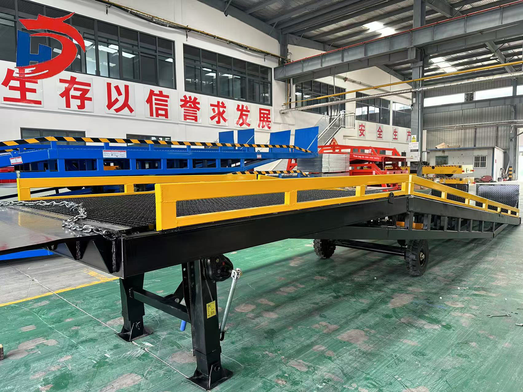 Tutorial on the installation of a mobile boarding bridge