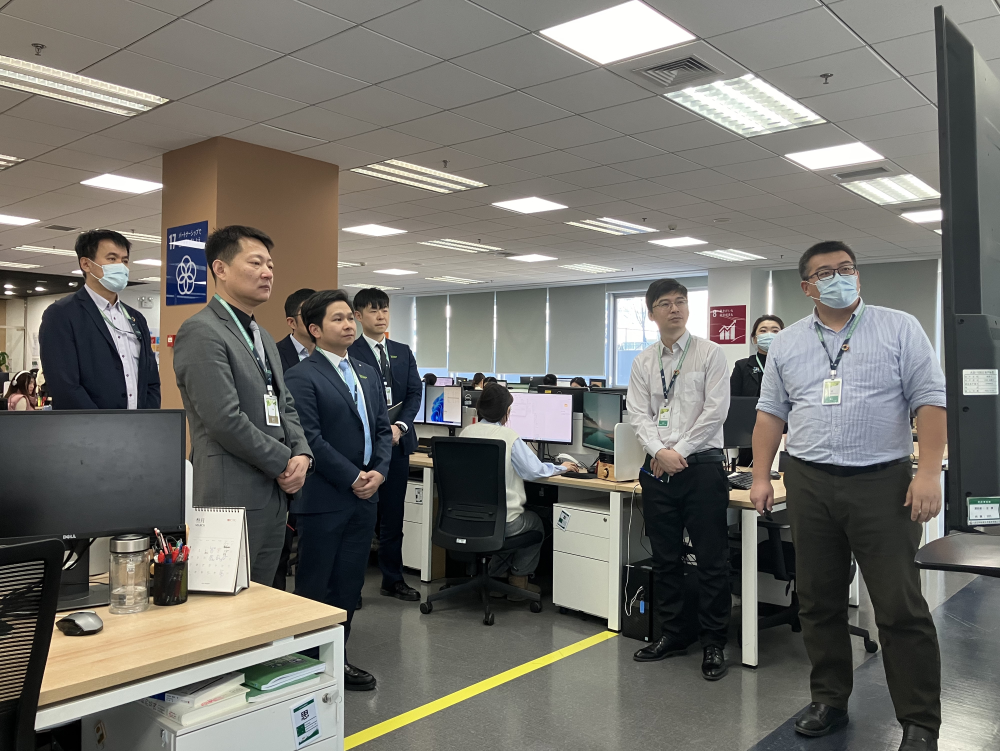 Customers from a Chinese company visited