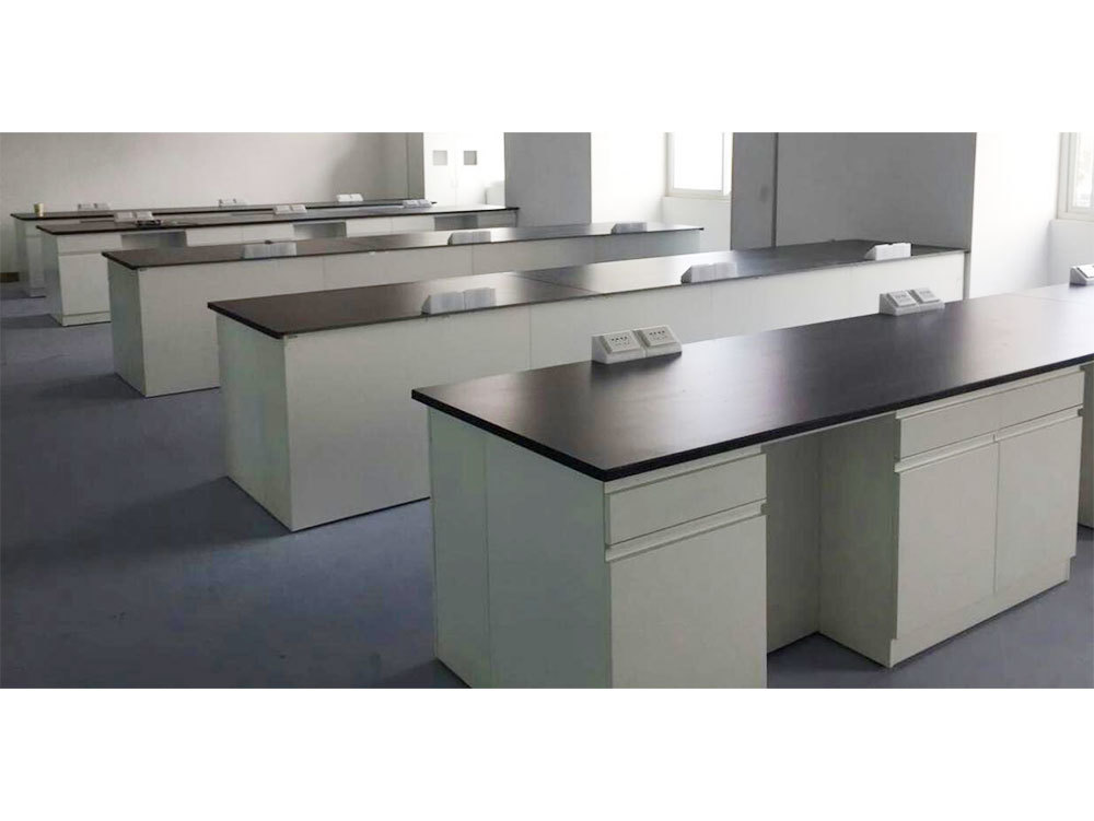Table latérale entièrement en acier