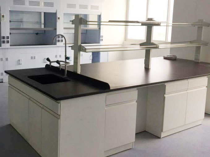Table centrale tout acier