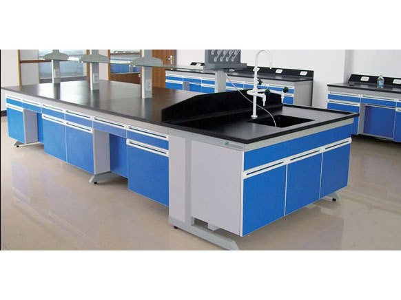 Table centrale en acier et bois