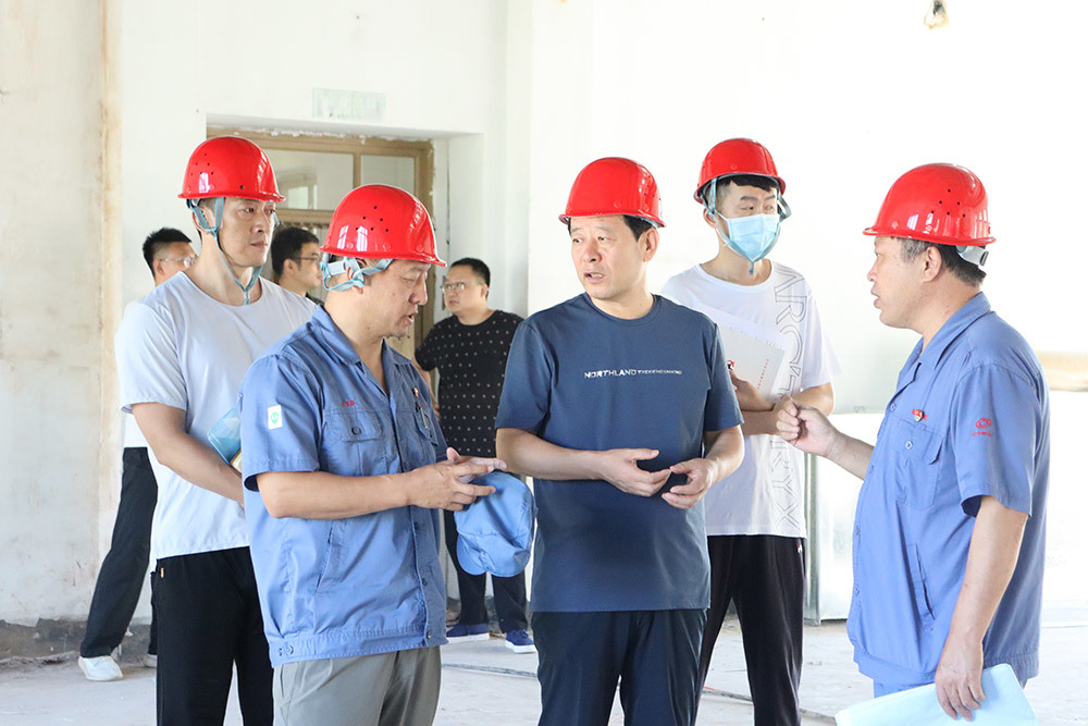 Исполнительный заместитель главы района Шуньчэн пришел на завод