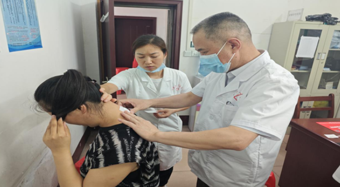 臥龍衛(wèi)生院“三伏貼”診療活動深受群眾歡迎