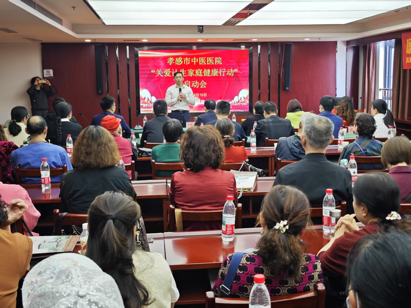 心系計生特殊家庭  攜手關(guān)愛溫暖相伴