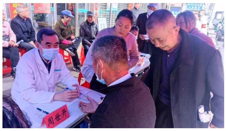 腫瘤專家下基層，健康送到家門來(lái)
