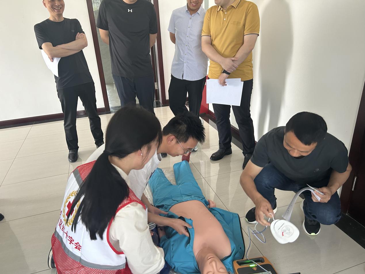 急救科普進(jìn)市委黨校:人人懂急救 個(gè)個(gè)會(huì)應(yīng)急