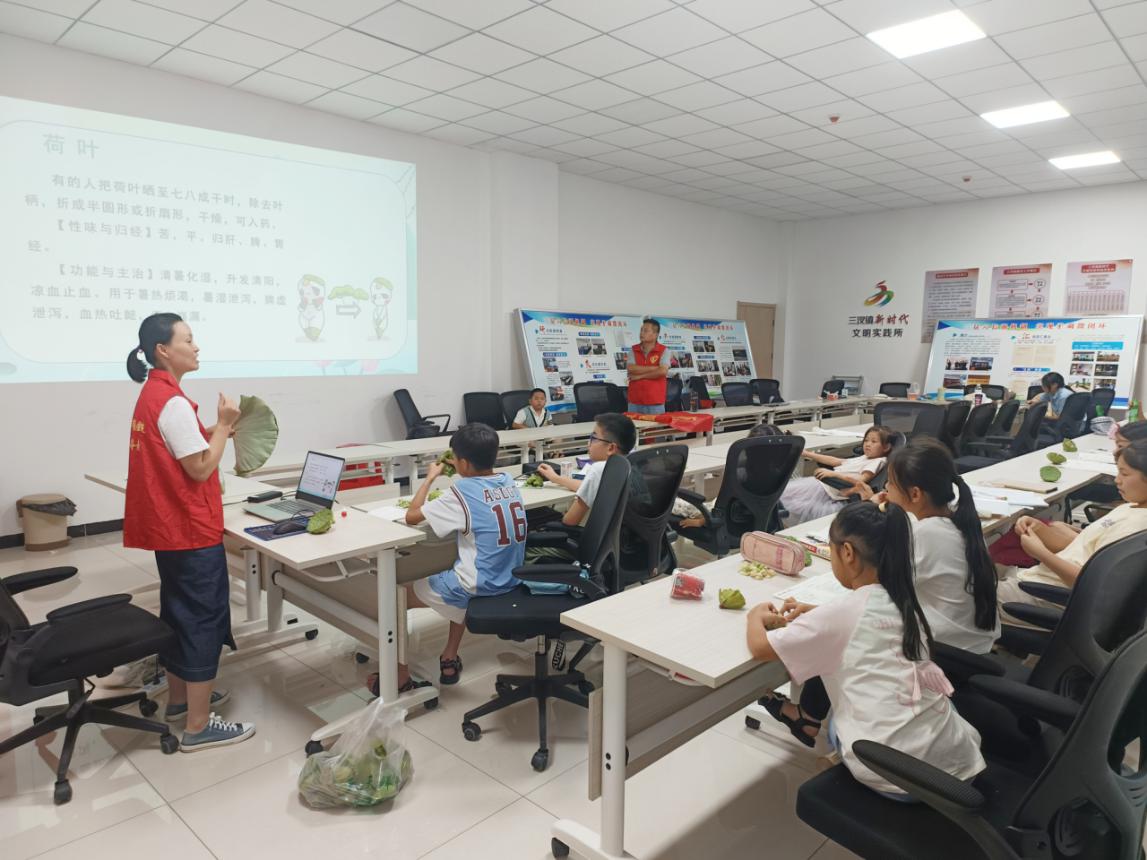 心“蓮”心，伴成長(zhǎng)!