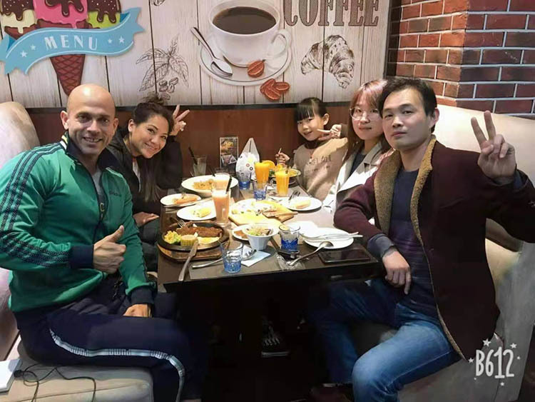 Foto de grupo de clientes Foto de grupo de clientes