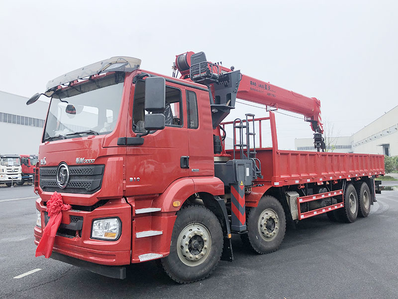 Haotian 18 tons five-section arm crane