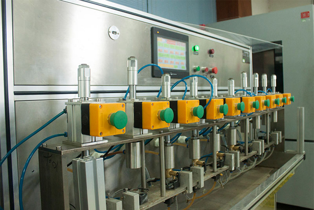 Safety valve life test bench