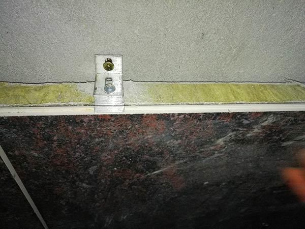 Anchor insulation board