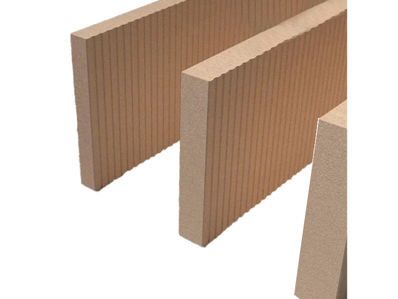 Ceramic vermiculite insulation board