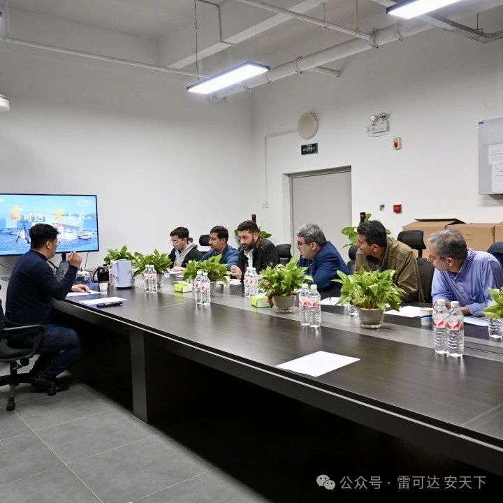 客户冒雨来访，共话发展新篇章！