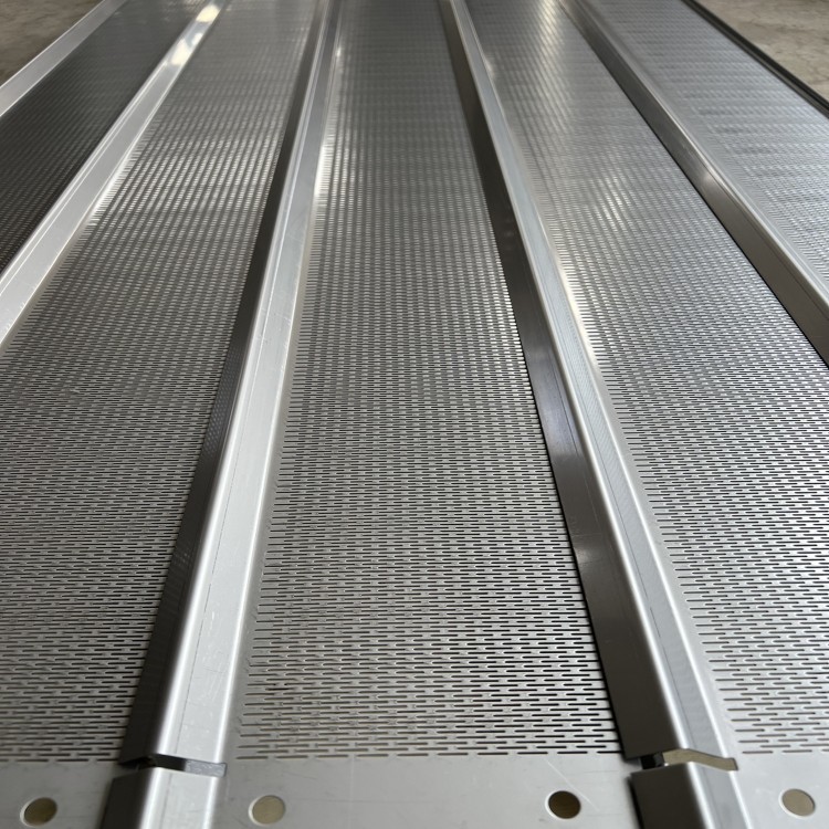 Dryer conveyor mesh plate