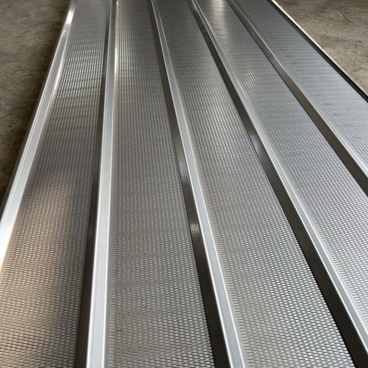 Dryer conveyor mesh plate
