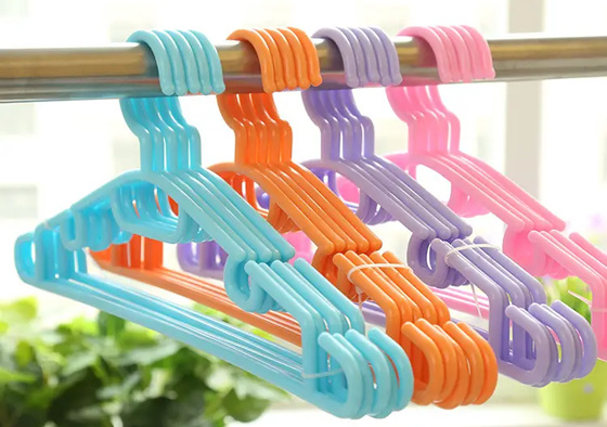What are the commonly used materials for plastic hangers? These four should be very common
