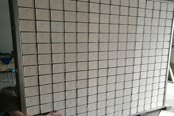 汽車發(fā)動(dòng)機(jī)隔音板熱成型紅外爐