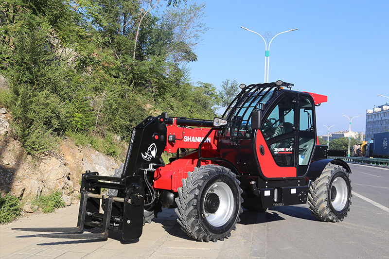 山猛伸縮臂叉裝車3007J