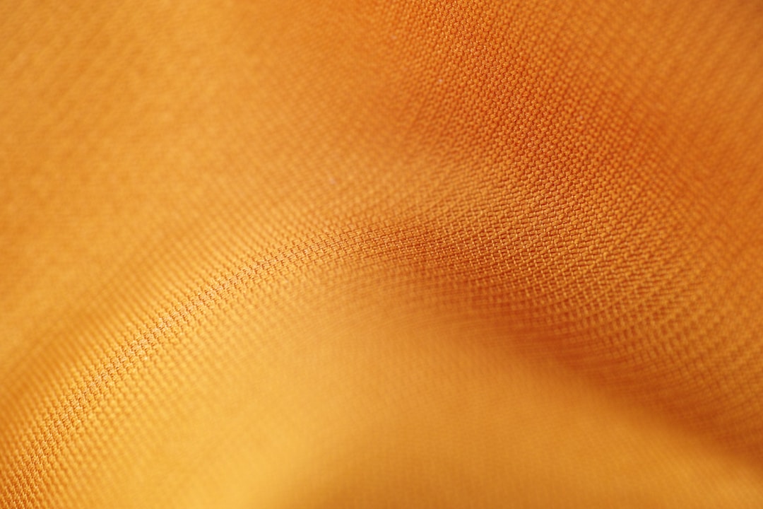 According to the material can be divided into several kinds of webbing?