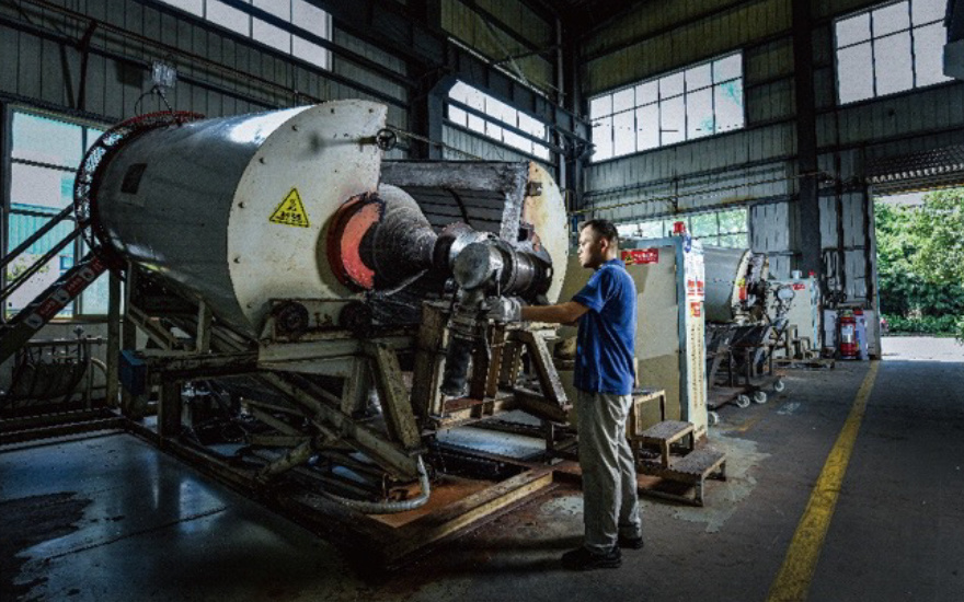 Hydrogen Decrepitation Furnase