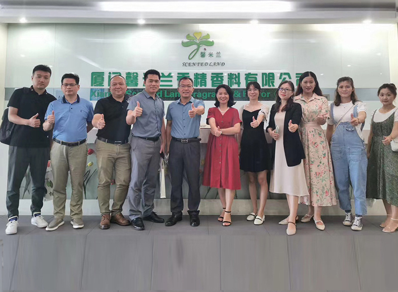 Fujian Daily-chemical Chamber of Commerce Visits