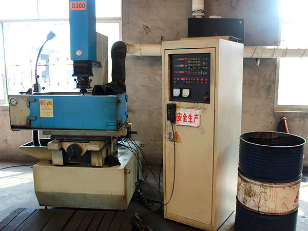 EDM molding machine