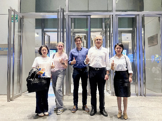 英国采购商参观鹏大广州工厂