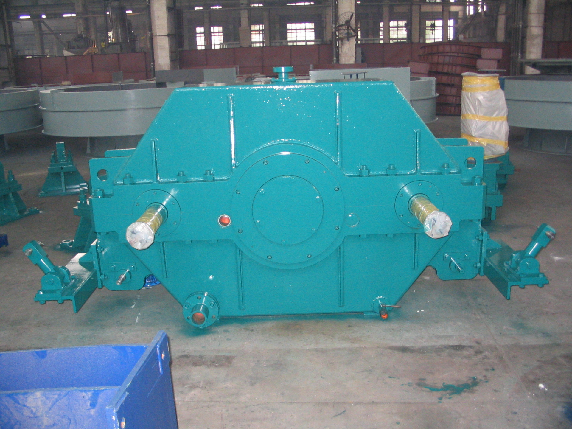 Double-drive Suspension Three-ring Gear Reducer