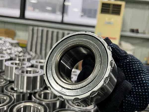 What is self-aligning ball bearing？
