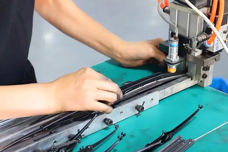 Quais são os métodos de trabalho do limpador de silicone?