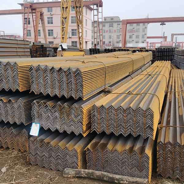 SS400 carbon equal angle steel