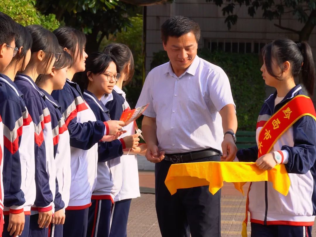 黔西县水西中学校花图片