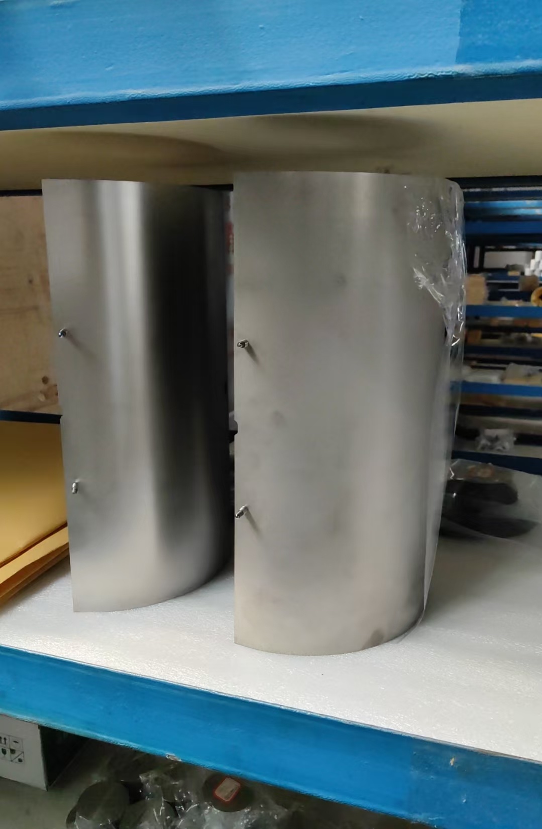 Tungsten infrared shielding furnace