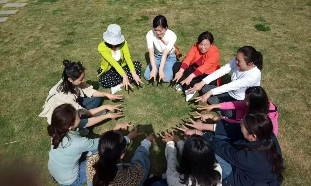 巾幗風采，迎春綻放 — 旅游公司組織“三八婦女節(jié)”踏青春游活動！