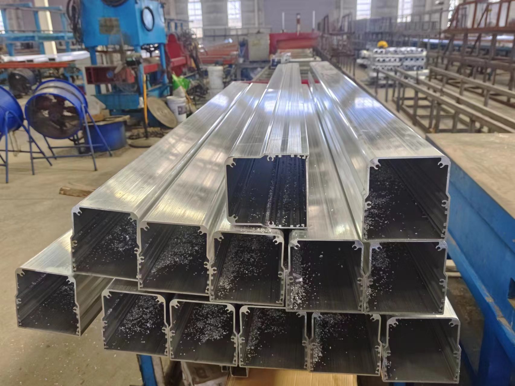 Building aluminum