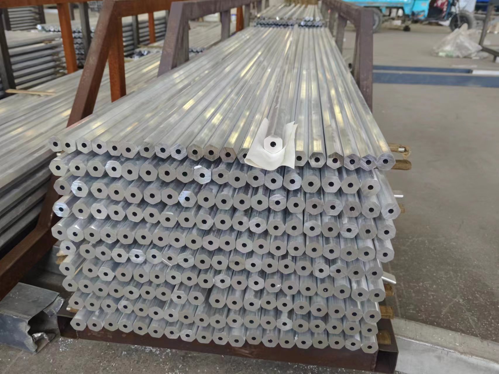 Building aluminum