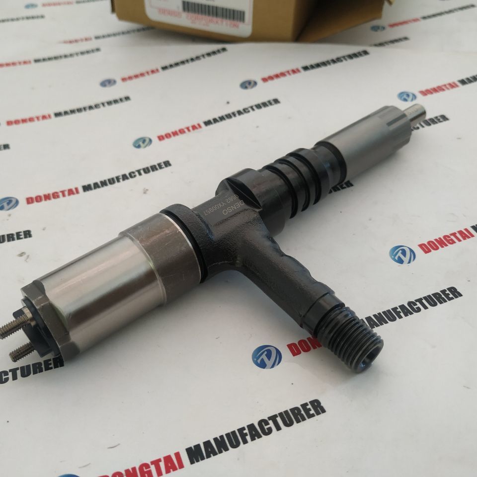 DENSO common rail injector 095000-0562 for KOMATSU 6218-11-3100,6218-11-3101 