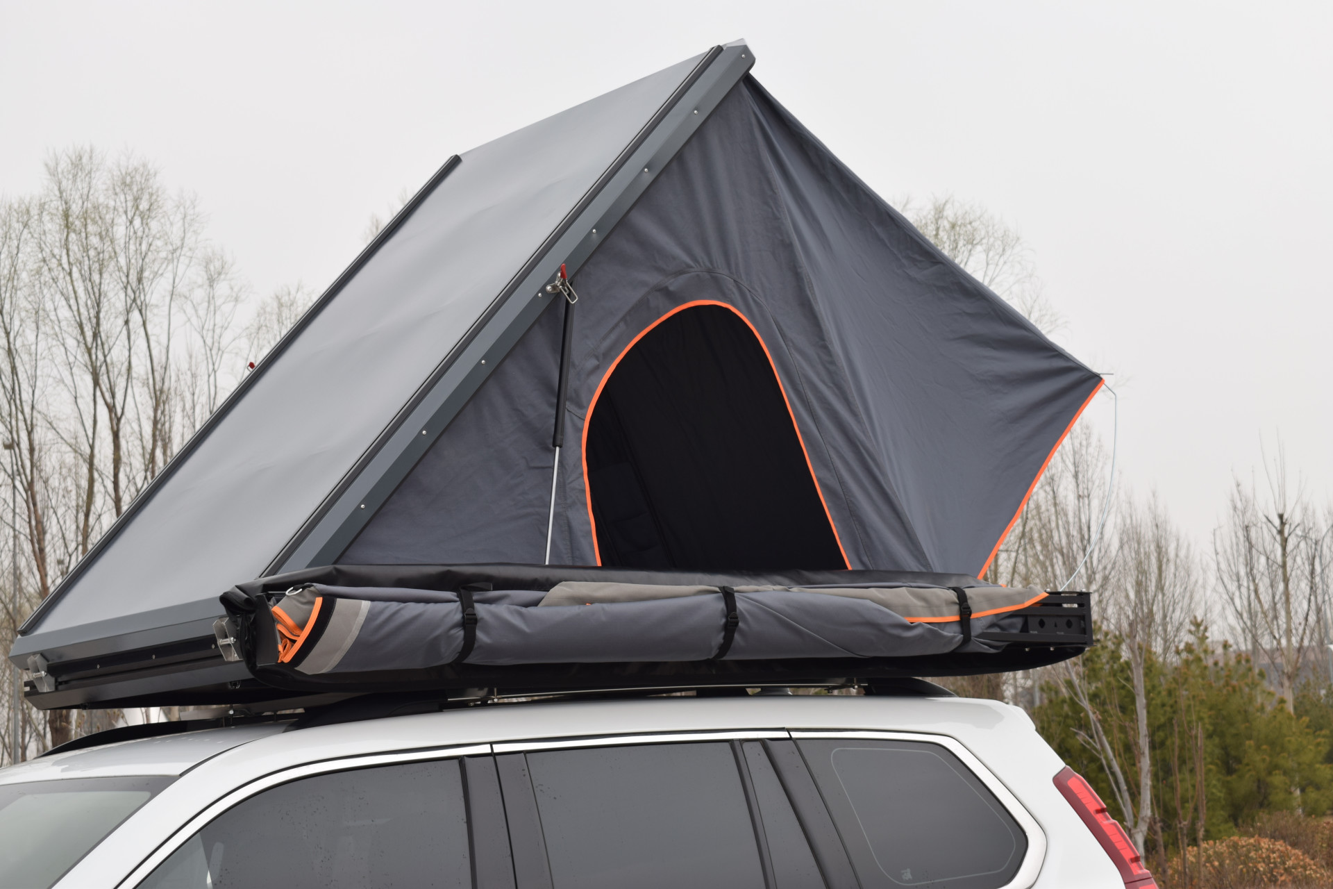 Tenda atap Clamshell mobil Camping 2-3 orang, tenda atas atap segitiga cangkang keras Aluminium