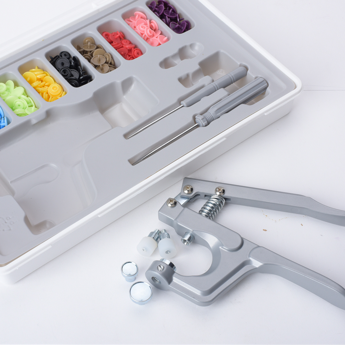 AA Snap Fastener Kit พร้อมเครื่องกดปุ่มคีม