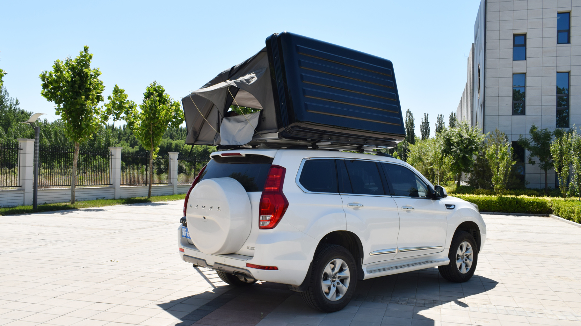 การผจญภัยกลางแจ้งกันฝน4X4รถอัตโนมัติตั้งแคมป์เปลือกแข็งหลังคาเต็นท์ด้านบนสำหรับ4คน