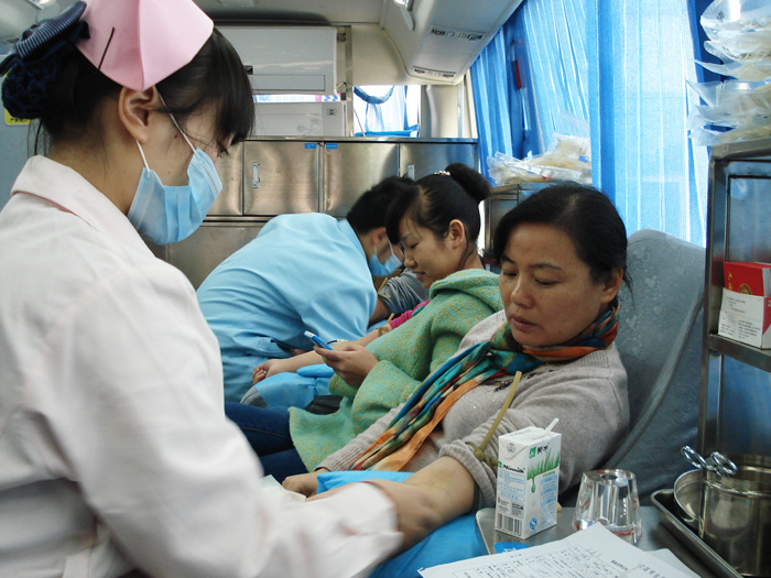 中南装备协助宜昌市中心血站开展献血活动