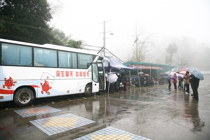 中南装备协助宜昌市中心血站开展献血活动