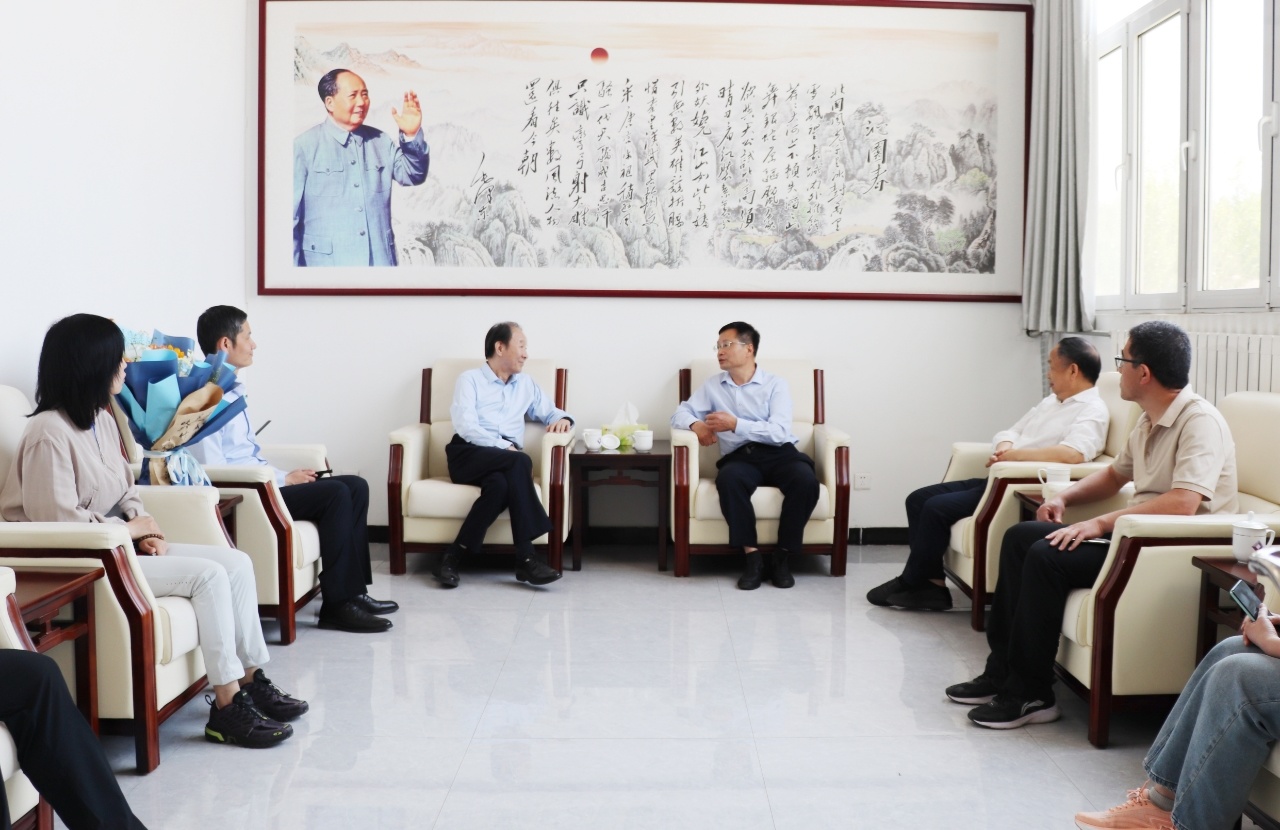 弘揚(yáng)科學(xué)家精神 凝聚創(chuàng)新力量  市科協(xié)慰問(wèn)中科潞安科技工作者