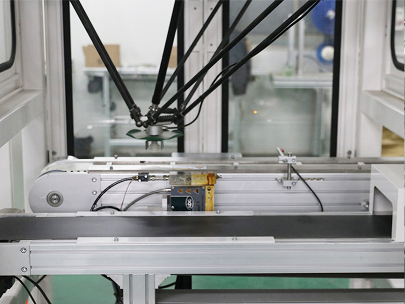 Automatic capping machine