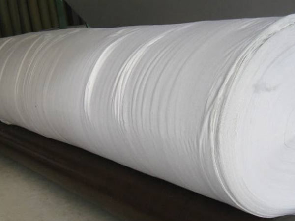 What are the characteristics of geotextile pavement maintenance?