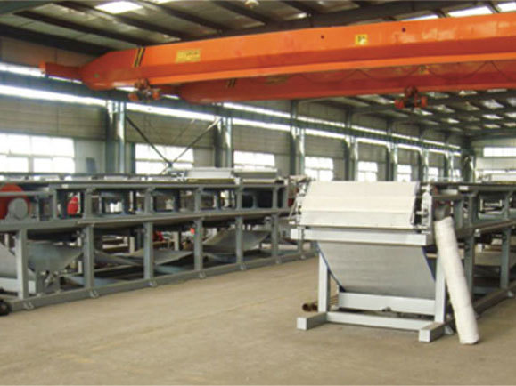 Continuous belt vacuum filter